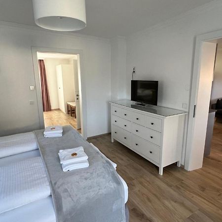 Gaestewohnung Schlossblick Grödig Esterno foto