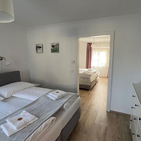 Gaestewohnung Schlossblick Grödig Esterno foto