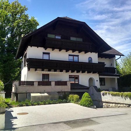 Gaestewohnung Schlossblick Grödig Esterno foto