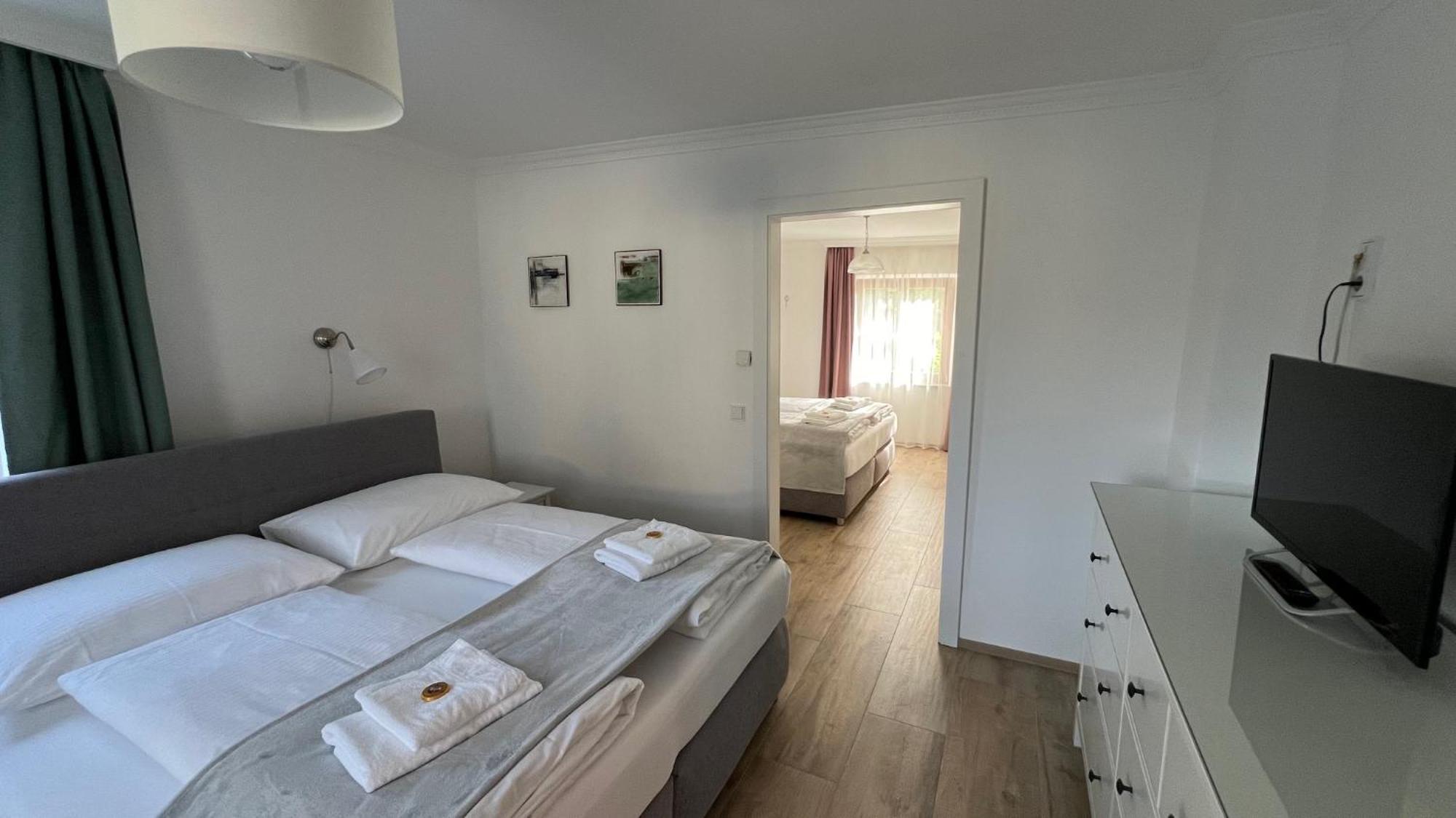 Gaestewohnung Schlossblick Grödig Esterno foto